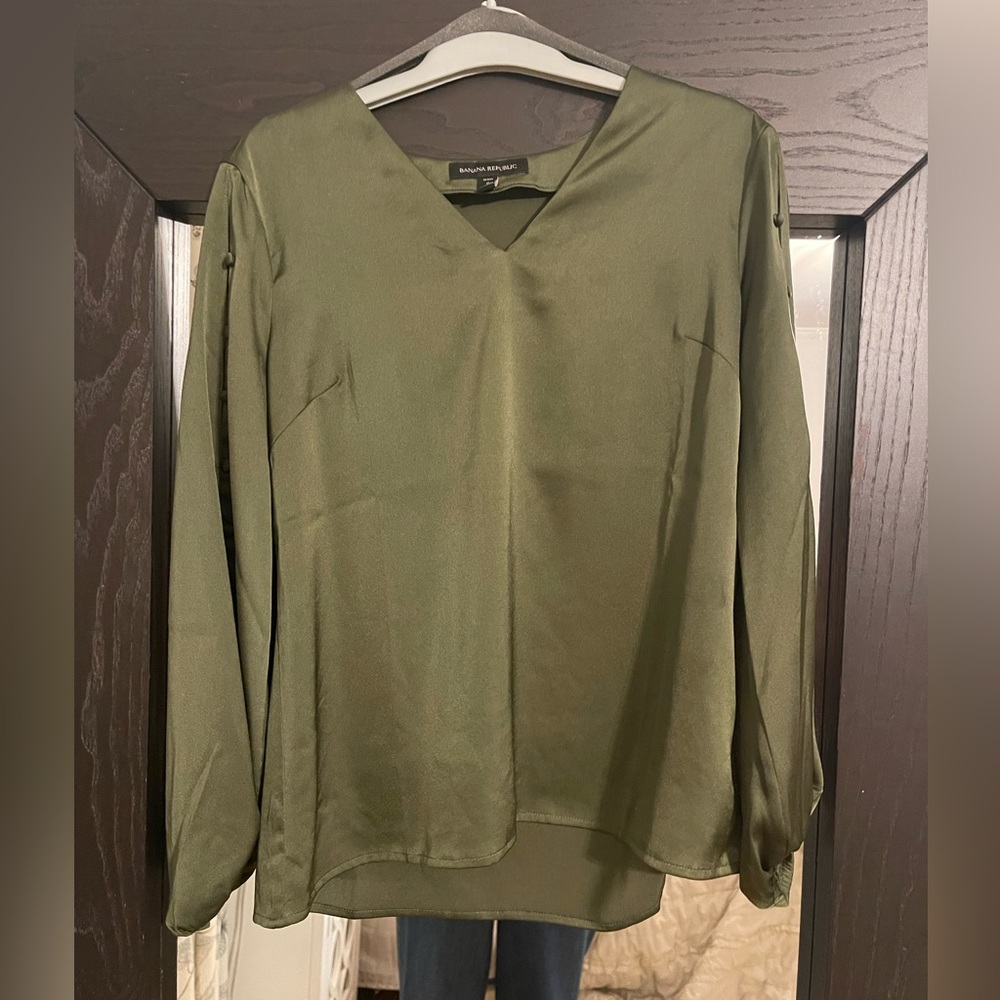 Banana Republic Petite Small Green Silk Shirt